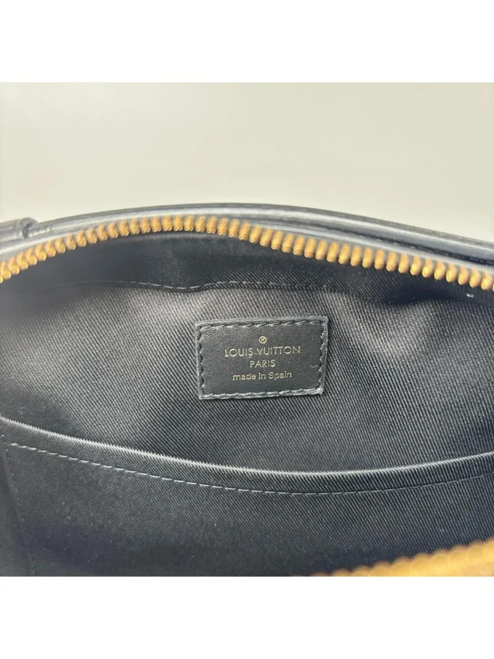 Louis Vuitton Super Shoulder Bag Monogram Saintonge Black